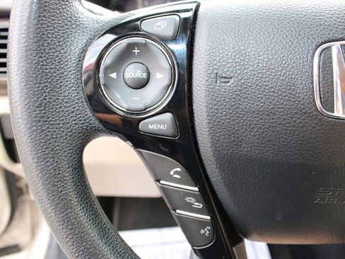 Used 2016 Honda Accord EX image 30
