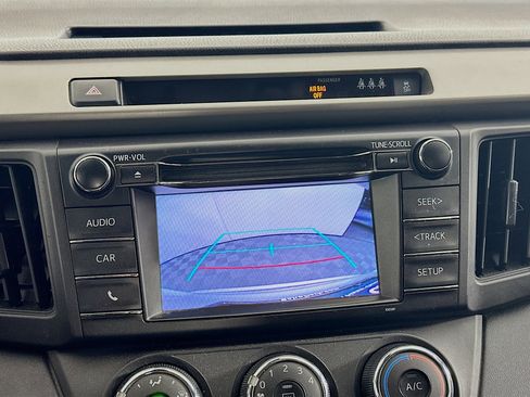 Used 2018 Toyota RAV4 LE image 21