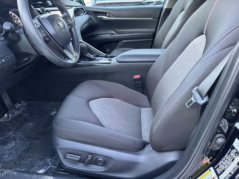 Certified 2018 Toyota Camry LE image 6