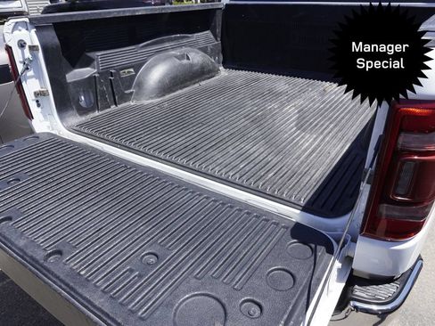 Used 2024 RAM 1500 Laramie AWD/4WD image 32