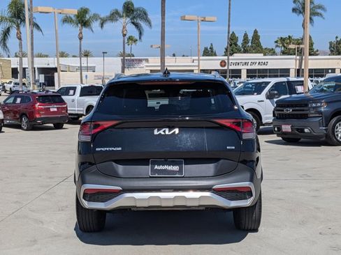 Used 2023 Kia Sportage EX image 7