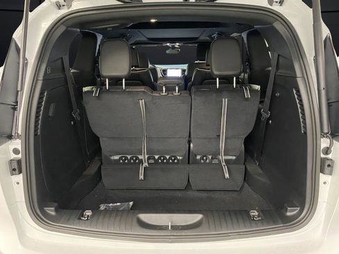 New 2026 Chrysler Pacifica Limited w/ S Appearance Package image 15