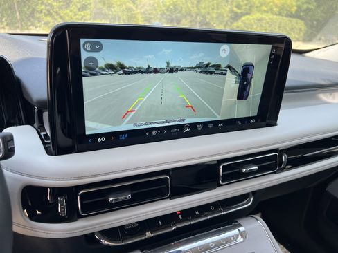 New 2025 Lincoln Aviator Reserve w/ Luxury Package image 20