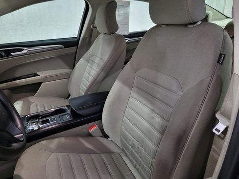 Used 2019 Ford Fusion SE image 24