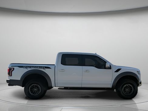 Certified 2019 Ford F150 Raptor w/ Equipment Group 802A Luxury image 31
