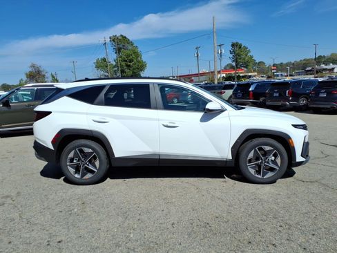 New 2026 Hyundai Tucson SEL FWD image 2