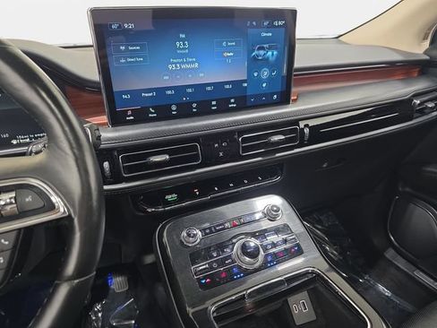 Used 2022 Lincoln Nautilus Reserve w/ Equipment Group 201A AWD/4WD image 17