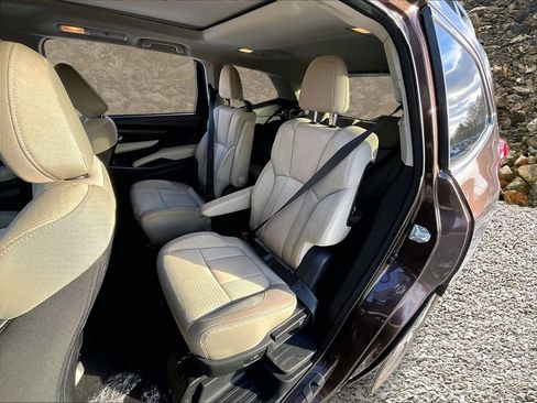 Used 2021 Subaru Ascent Premium w/ Sport Package image 21