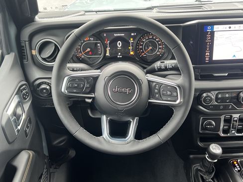New 2026 Jeep Wrangler Unlimited Sahara AWD/4WD image 22