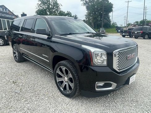Used 2017 GMC Yukon XL Denali w/ Open Road Package AWD/4WD image 6