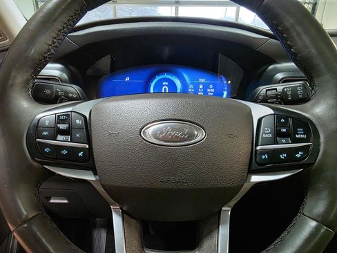 Used 2020 Ford Explorer Platinum w/ Premium Technology Package AWD/4WD image 30