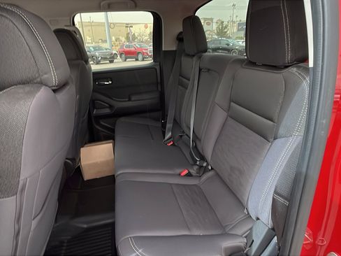 Used 2022 Nissan Frontier SV image 24