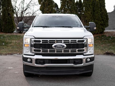 Used 2025 Ford F250 XLT image 2