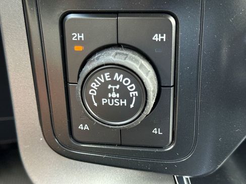 New 2025 Ford F150 Lariat w/ Equipment Group 502A High image 32