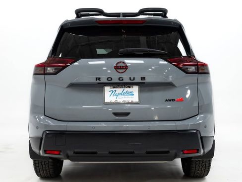 Used 2025 Nissan Rogue SV w/ Rock Creek Premium Package image 33