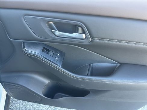 Used 2023 Nissan Rogue SV w/ SV Premium B Package image 19