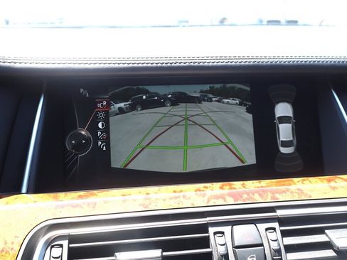 Used 2014 BMW 750Li xDrive AWD/4WD image 26