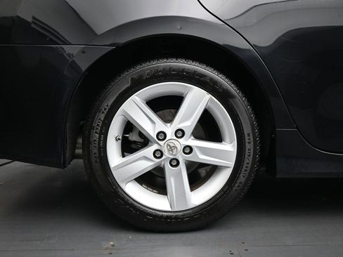 Used 2013 Toyota Camry SE image 10