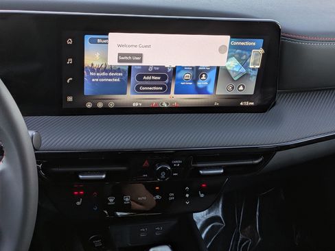 New 2026 Nissan Kicks SR w/ Cold Weather Package FWD image 15