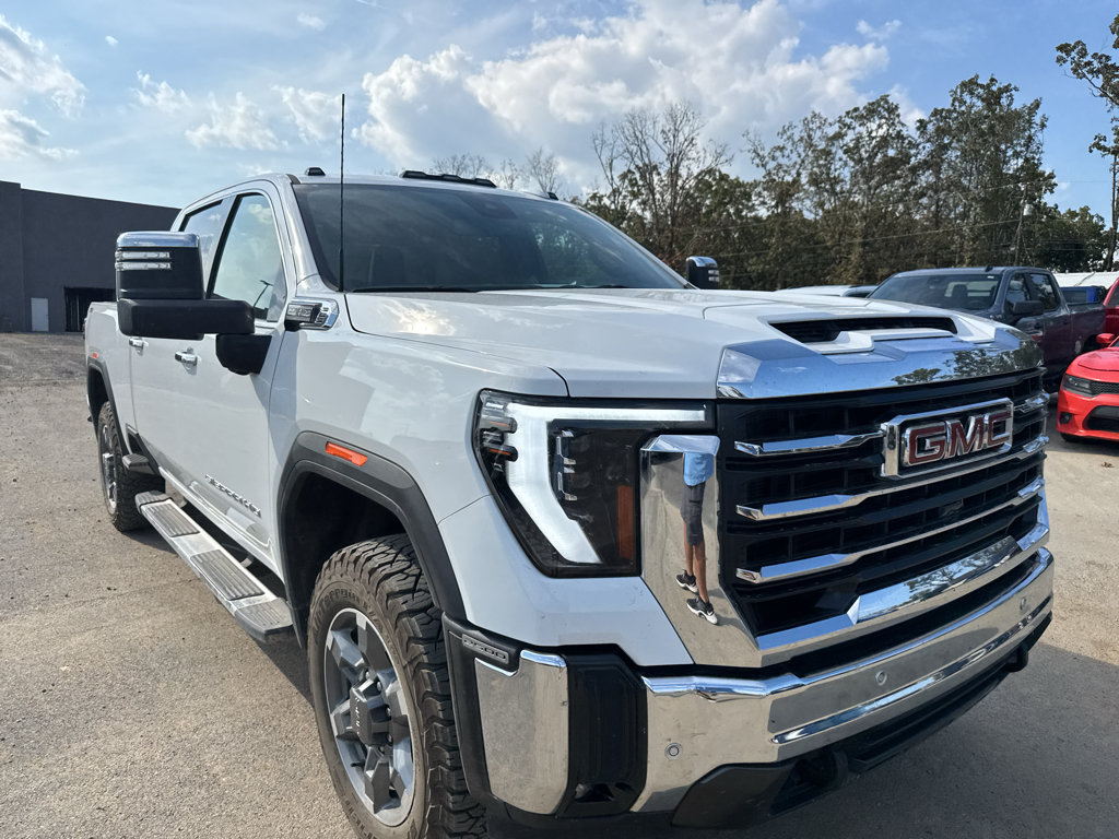 Used 2025 GMC Sierra 2500 SLT w/ SLT Premium Package AWD/4WD image 3