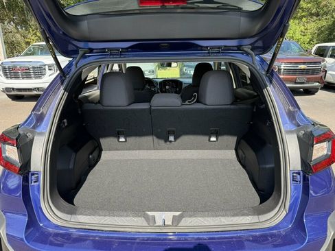 Used 2025 Subaru Crosstrek 2.5i Premium AWD/4WD image 9