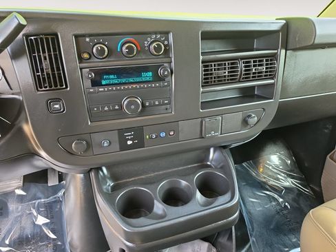 Used 2021 Chevrolet Express 2500 RWD image 11