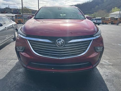 Used 2023 Buick Enclave Essence AWD/4WD image 2