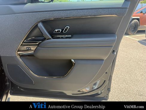 Used 2025 Land Rover Range Rover Sport Dynamic SE AWD/4WD image 29