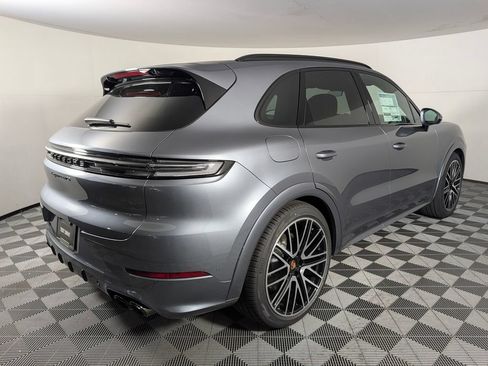 New 2026 Porsche Cayenne GTS AWD/4WD image 7