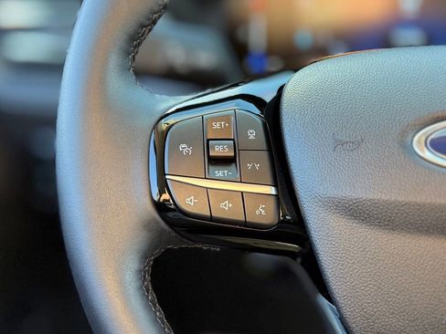 Used 2023 Ford Escape SE image 10