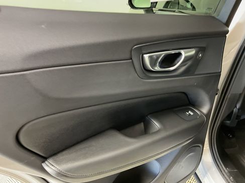 Used 2024 Volvo XC60 B5 Core AWD/4WD image 19