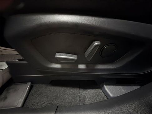 Used 2025 Ford Explorer Active w/ Active Comfort Package image 12