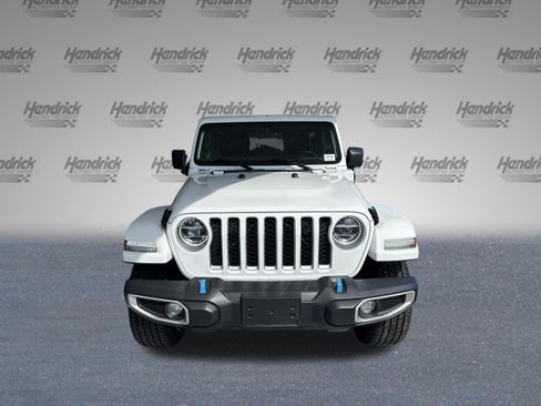 Used 2022 Jeep Wrangler Unlimited Sahara w/ Cold Weather Group AWD/4WD image 4