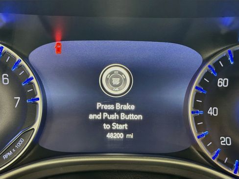 Used 2024 Chrysler Pacifica Touring-L FWD image 18