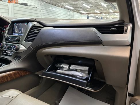 Used 2020 Chevrolet Tahoe Premier AWD/4WD image 34