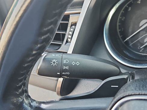 Used 2019 Toyota Camry SE image 26