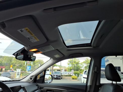 Used 2022 Honda Pilot EX-L image 11