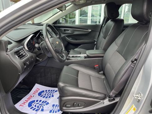 Used 2016 Chevrolet Impala LT FWD image 3
