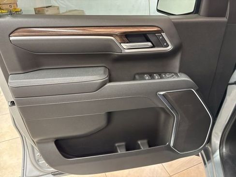 Used 2025 Chevrolet Silverado 1500 LT image 14