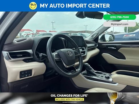 Used 2020 Toyota Highlander Limited AWD/4WD image 8