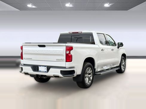 Used 2022 Chevrolet Silverado 1500 High Country w/ Z71 Off-Road Package AWD/4WD image 9