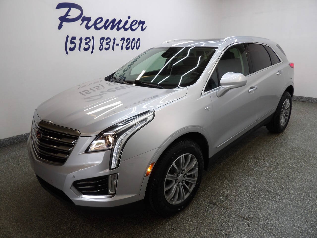 Used 2017 Cadillac XT5 Luxury w/ Driver Awareness Package AWD/4WD image 1