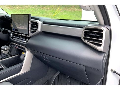Used 2024 Toyota Tundra Limited AWD/4WD image 15