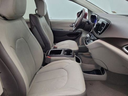 Used 2017 Chrysler Pacifica Touring-L Plus image 21