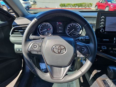 Used 2023 Toyota Camry SE image 19