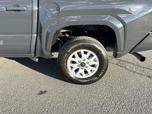 Used 2025 Toyota Tacoma SR5 AWD/4WD image 7