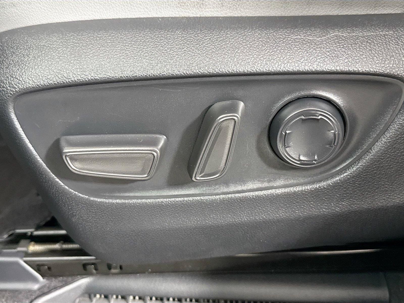 Certified 2024 Toyota Sienna XLE FWD image 29