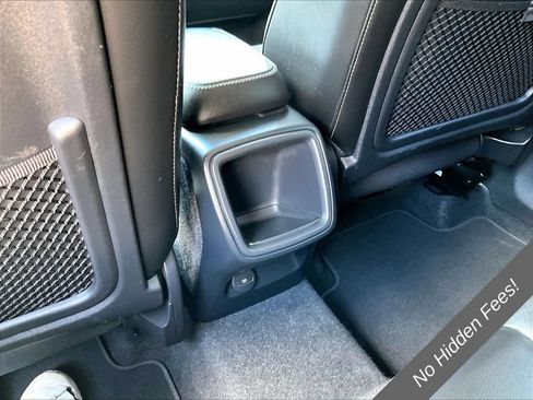 Used 2021 Volvo XC40 T4 Momentum FWD image 27