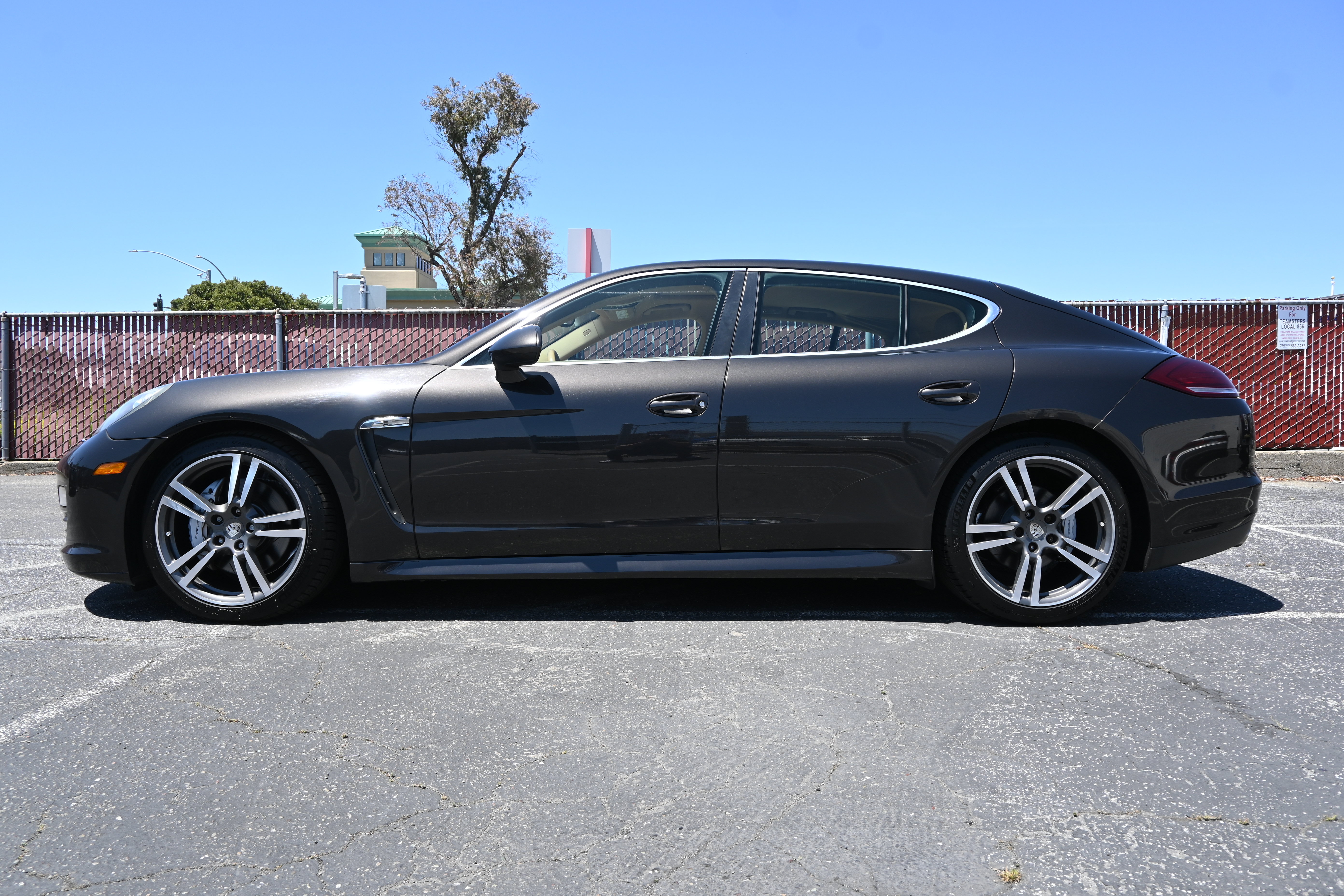 Used 2011 Porsche Panamera S RWD image 5
