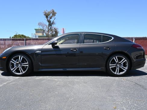 Used 2011 Porsche Panamera S RWD image 5